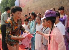 南京完美平台官网登录集团与驻区小行小学开展“庆六一”共建交流活动