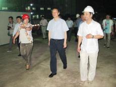 南京市政府陆冰副市长夜查南京完美平台官网登录集团大光路工地